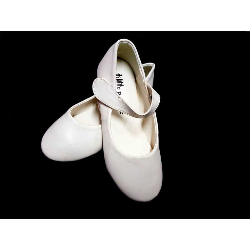 Simple Flat Ivory Communion/Flower Girls Shoes from Little People style 4962 Simple Flat Ivory Communion/Flower Girls Shoes from Little People style 4962