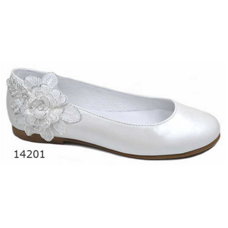 SPANISH IVORY FIRST HOLY COMMUNION SHOES BY TINNY SHOES STYLE 14201 SPANISH IVORY FIRST HOLY COMMUNION SHOES BY TINNY SHOES STYLE 14201
