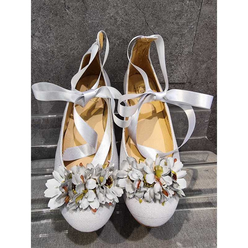 SPANISH SILVER FIRST HOLY COMMUNION SHOES BY TINNY SHOES STYLE 17214 SPANISH SILVER FIRST HOLY COMMUNION SHOES BY TINNY SHOES STYLE 17214