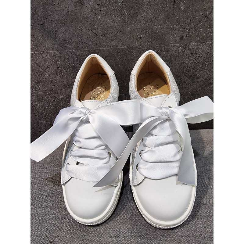 Spanish White/Metal First Holy Communion/Special Occasion Shoes By Tinny Shoes Style 15232 Spanish White/Metal First Holy Communion/Special Occasion Shoes By Tinny Shoes Style 15232
